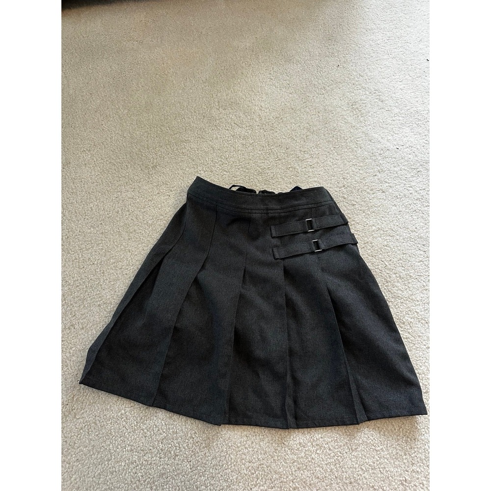 French Toast size 6 women's short skirt built-in shorts